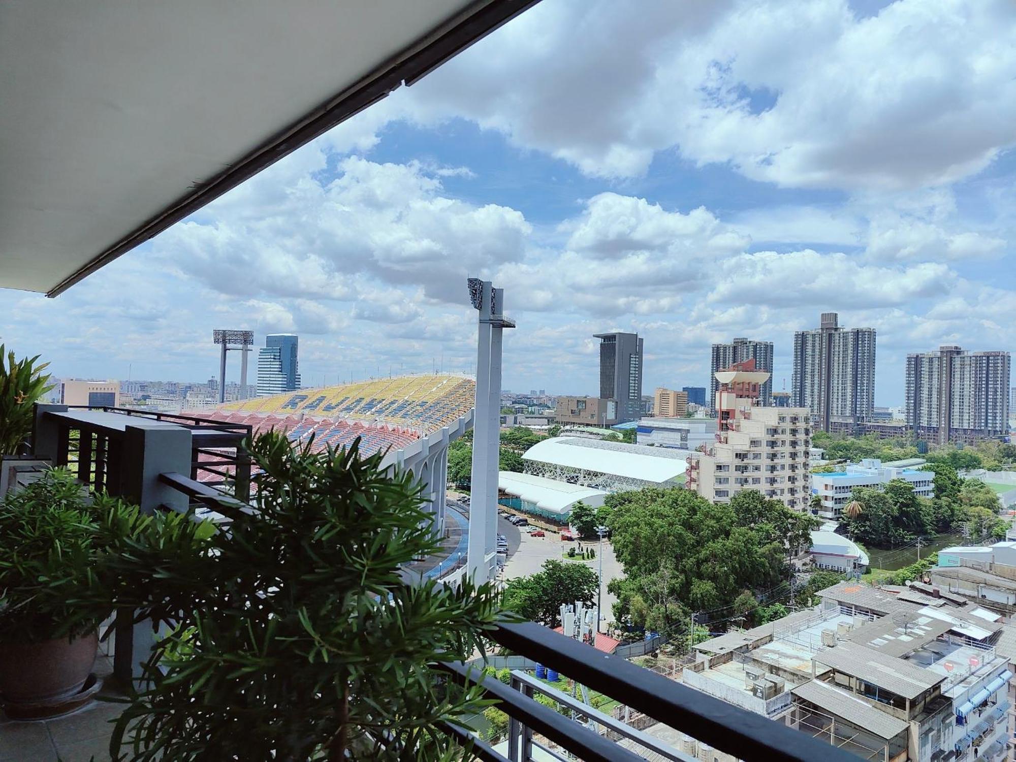 Bangkok Inter Place Hotel Exterior photo